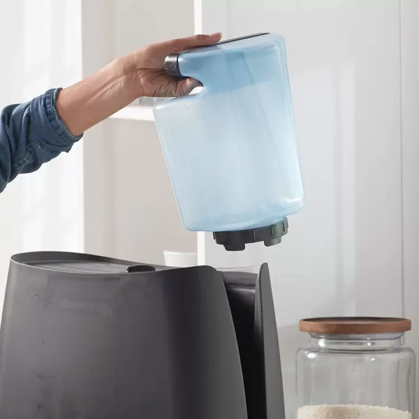 Honeywell Cool Moisture Humidifier, Medium Room, 1.1 Gallon Tank, Black – Invisible Moisture Humidifier for Baby, Kids, Adult Bedrooms – Quiet and Easy to Clean with UV Technology for Everyday Comfort