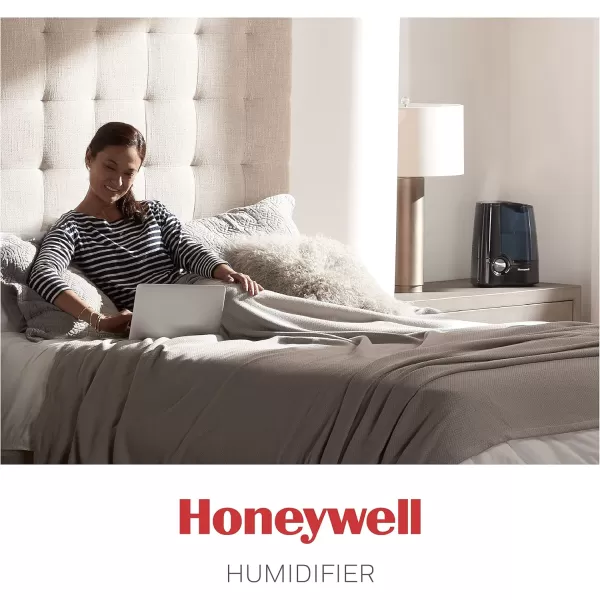 Honeywell HWM-705B HWM705B Filter Free Warm Moisture Humidifier, Black