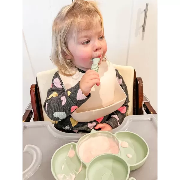 PandaEar 2 Pack Silicone Suction Plates for Baby Divided Unbreakable Toddler Plate with 2 Pack Spoons for Self Feeding Babies Utensils Feeding Set Baby Eating Supplies Bee Shape YellowampampGreen