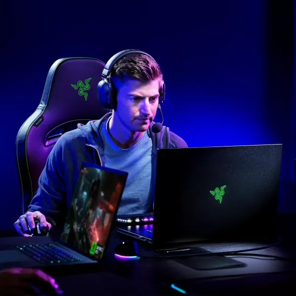 Razer Blade 18 Gaming Laptop NVIDIA GeForce RTX 408013th Gen Intel 24Core i9 HX CPU  18quot QHD 240Hz  32GB RAM  1TB SSD  CNC Aluminum  Compact GaN Charger  Windows 11  Chroma RGB13th Gen i9 HX