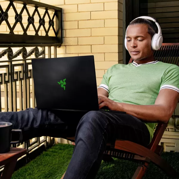 Razer Blade 14 Gaming Laptop AMD Ryzen 9 6900HX CPU  NVIDIA GeForce RTX 3070 Ti  14quot QHD 165Hz  16GB DDR5 RAM  1TB PCIe SSD  Windows 11  UltraThin  CNC Aluminum  Chroma RGBRyzen 9 6900HX