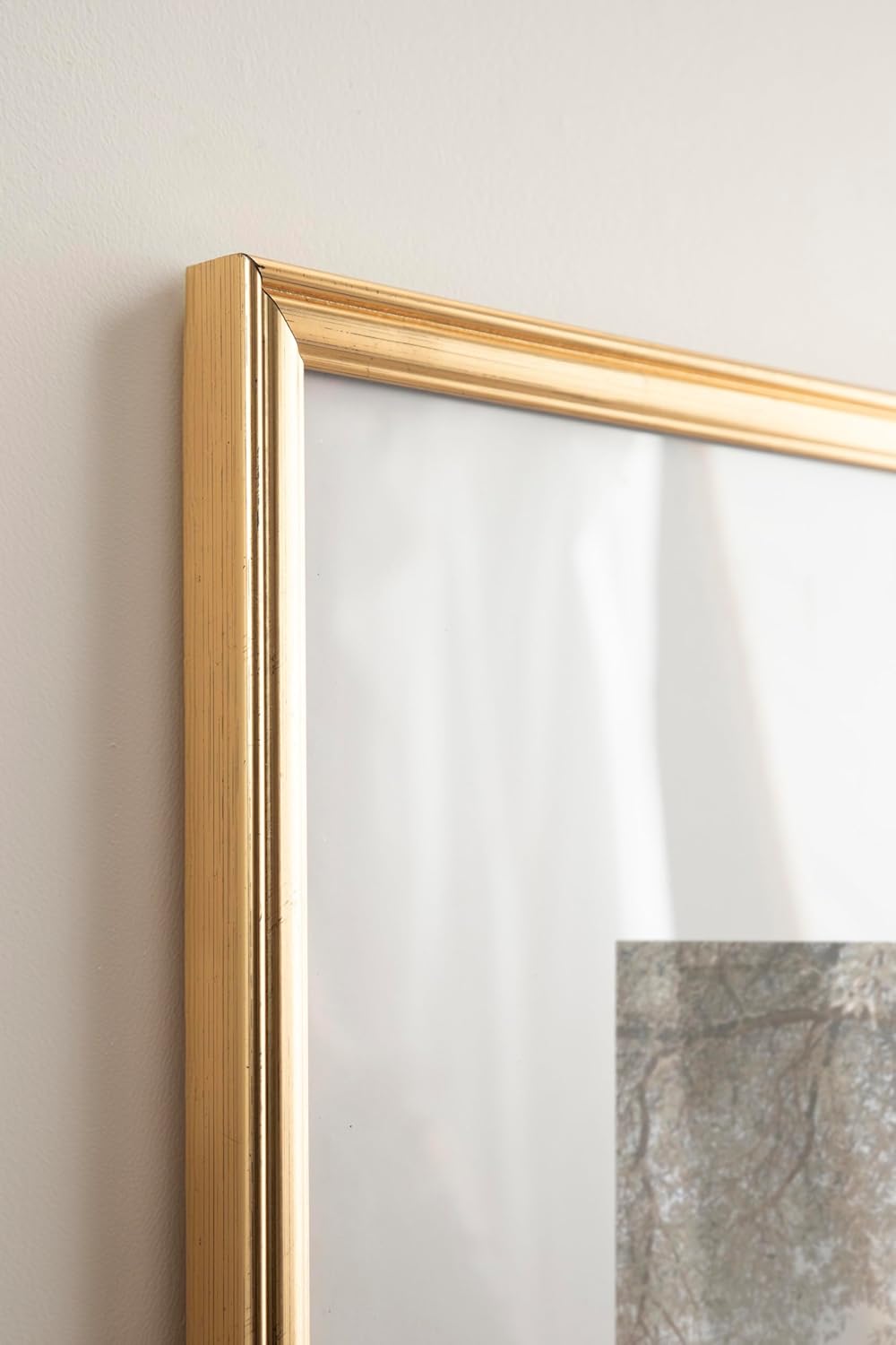 Kate and Laurel Adlynn Traditional Picture Frame Set Set of 5 Varying Sizes Gold Vintage Wall Frame Set Collection with Hanging Template for Gallery Wall Picture Frame Display
