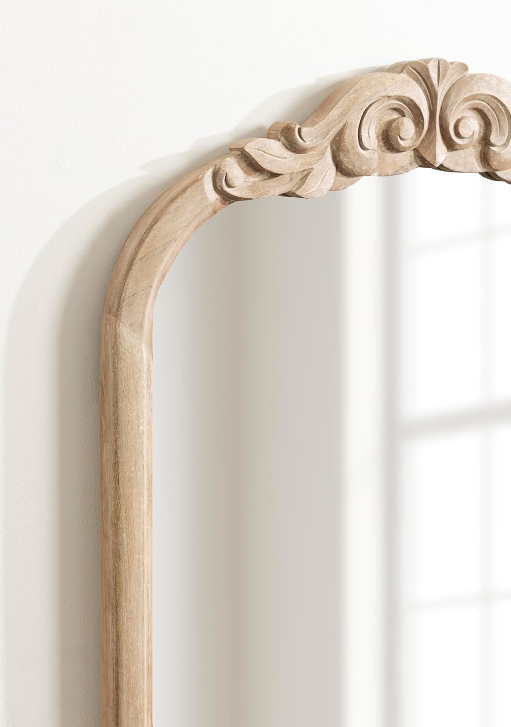 Kate and Laurel Arendahl Traditional Arch Wall Mirror 24 x 36 Natural Wood Vintage BaroqueInspired Wooden Arched Bathroom Mirror for Over Sink with Ornate Carved CrownNatural
