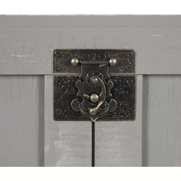 Kate and Laurel Cates Classic Farmhouse Small Wooden Storage Chest Trunk Gray Modern Farmhouse Decorative Storage ChestGrey