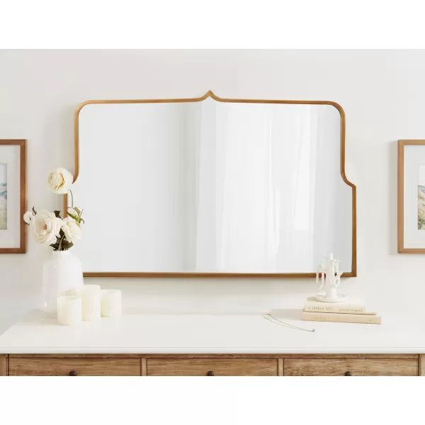 Kate and Laurel Gezella Glam Scalloped Wide Arched Wall Mirror 38 x 24 Antique Gold Stunning Glamorous Decorative Arch Mirror with Soft Scallops and Slim Moroccan FrameGold