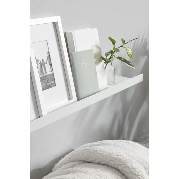 Kate and Laurel Mezzo Modern Metal Photo Display Ledge 36 White Decorative Contemporary Floating Narrow Photo Shelf Rail for Gallery Display and StorageWhite