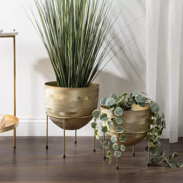 Kate and Laurel Navara Bohemian Round Metal Planter Set 2 Pieces Gold Sophisticated Modern Indoor Plant Stand
