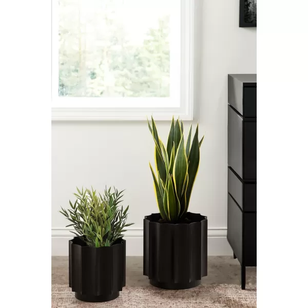 Kate and Laurel Scalone Modern TwoPiece Metal Outdoor Planter Set Set of 2 Black Decorative Metal Planters for Indoor Or Outdoor Plants with Scalloped Base for Patio Plant DecorBlack