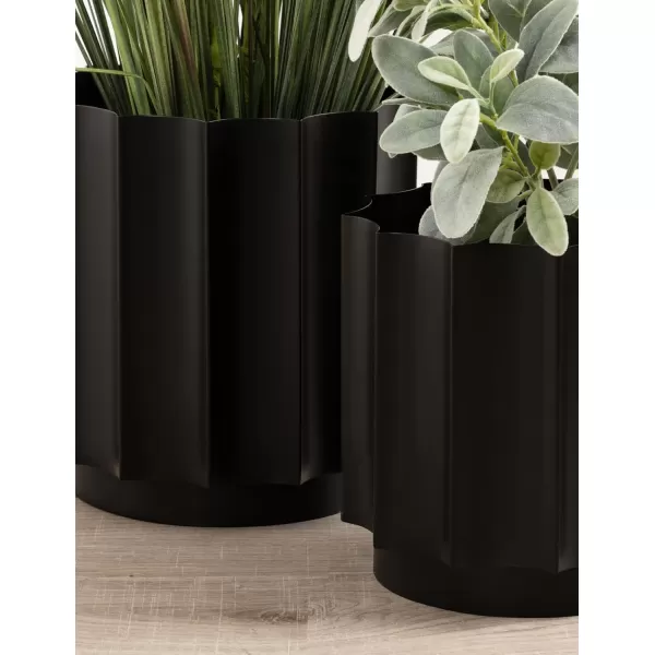 Kate and Laurel Scalone Modern TwoPiece Metal Outdoor Planter Set Set of 2 Black Decorative Metal Planters for Indoor Or Outdoor Plants with Scalloped Base for Patio Plant DecorBlack