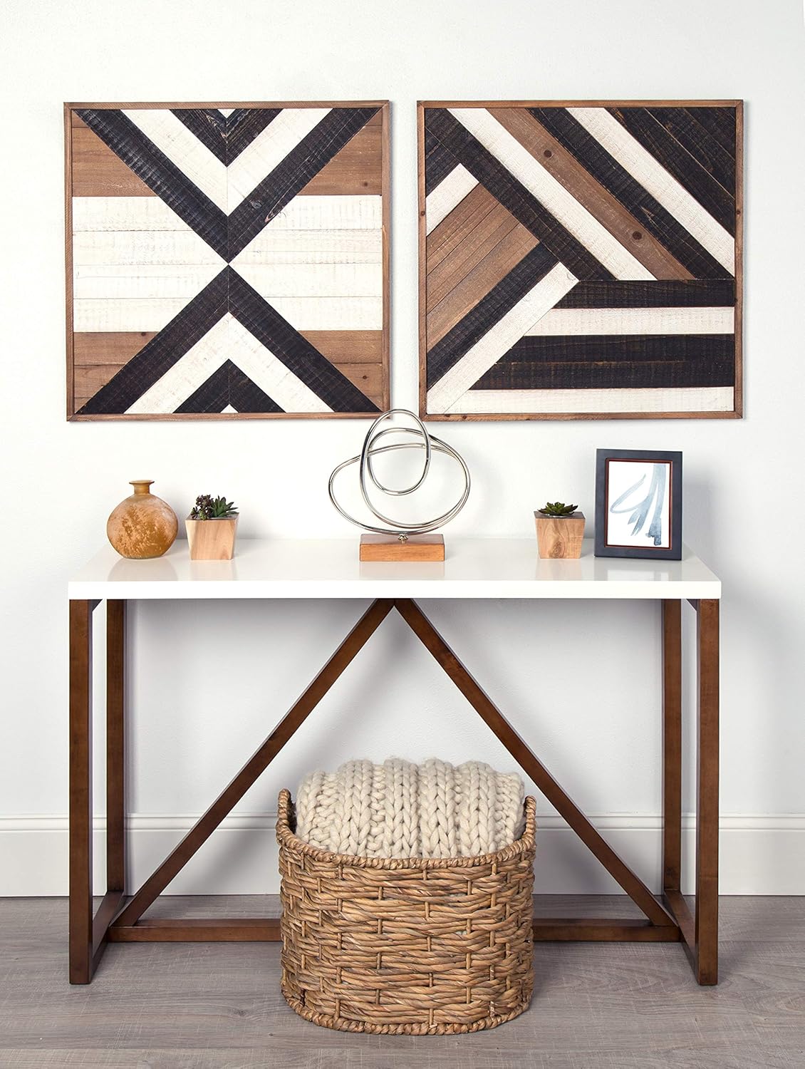 Kate and Laurel Ballez Boho Shiplap Wood Plank Art Plaque 28  Inch Diameter Multicolored Decorative Rustic Round Wooden Art for WallBrown