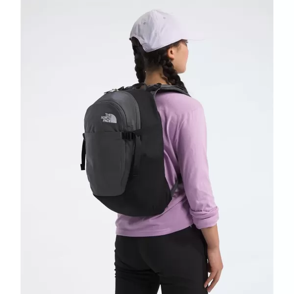 imageTHE NORTH FACE Basin 15 Sapphire SlateBlue Moss One SizeTnf BlackAsphalt Grey