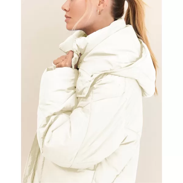 Gihuo Women's Oversized Puffer Jacket Long Sleeve Hooded Down Jacket Winter Short Zip Up Quilted Coat