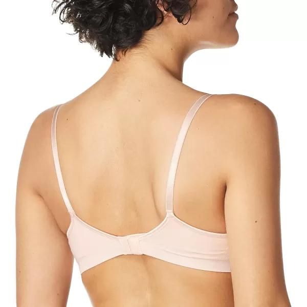 Hanes Womens Wireless Tshirt Bra MoistureWicking Convertible Smoothing Bra FullcoverageHanes Womens Wireless Tshirt Bra MoistureWicking Convertible Smoothing Bra Fullcoverage